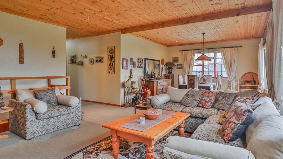 5 Bedroom Property for Sale in Sandbaai Western Cape